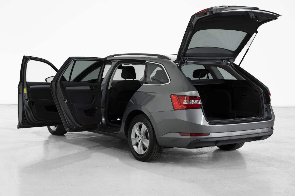 skoda-superb-2022-diesel-1968cc