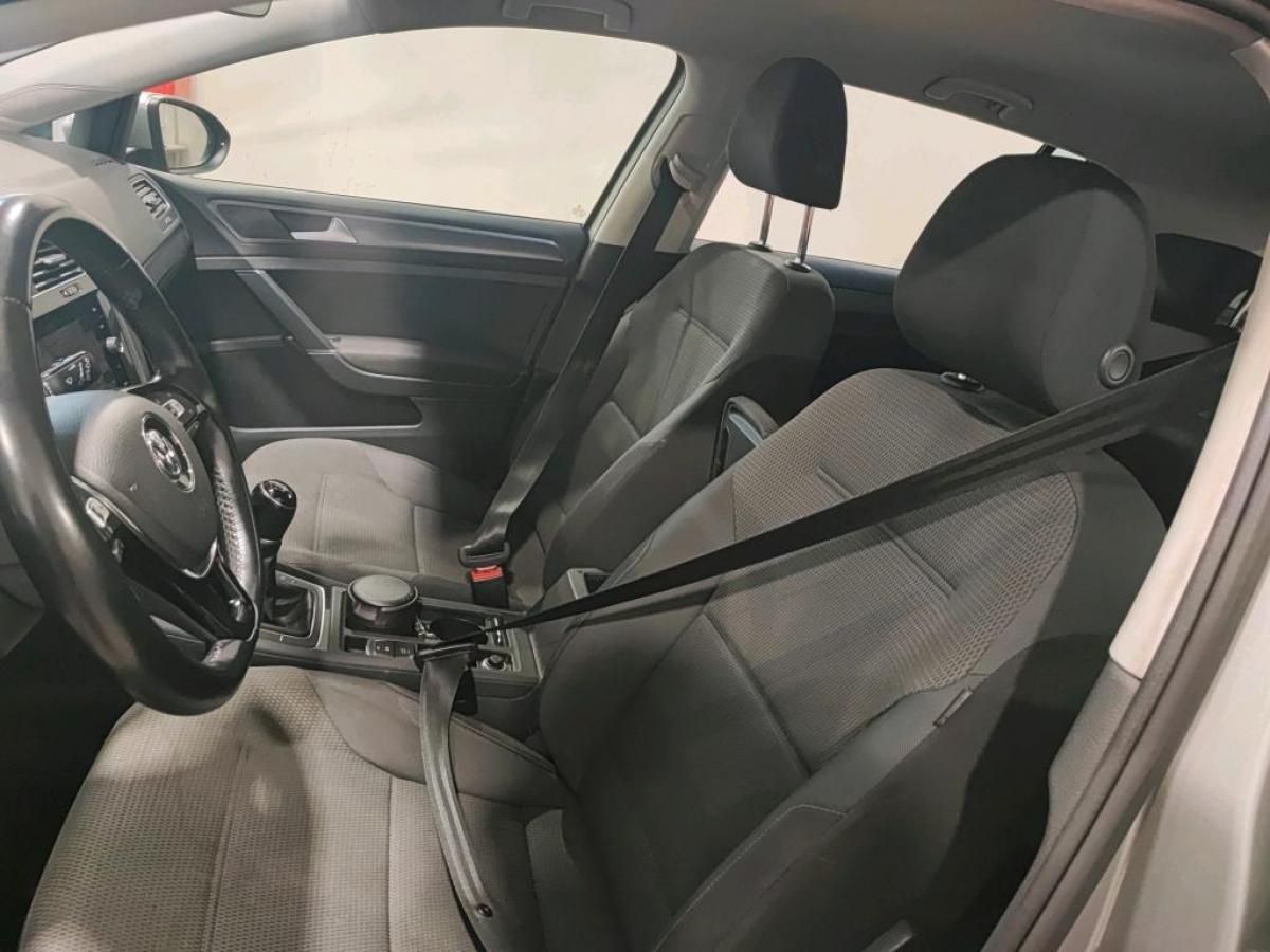 volkswagen-golf-2020-diesel-1598cc