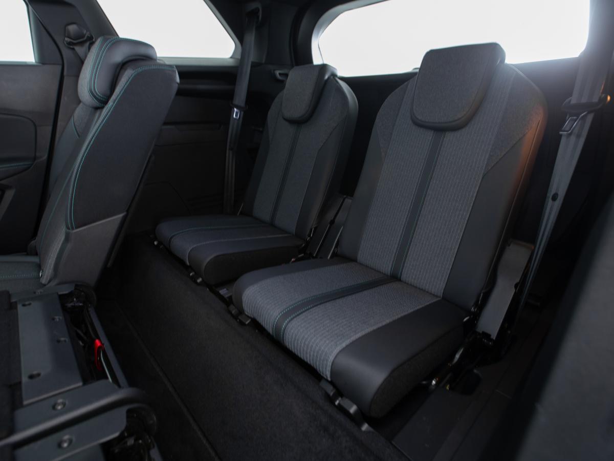 peugeot-5008-2023-diesel-1499cc