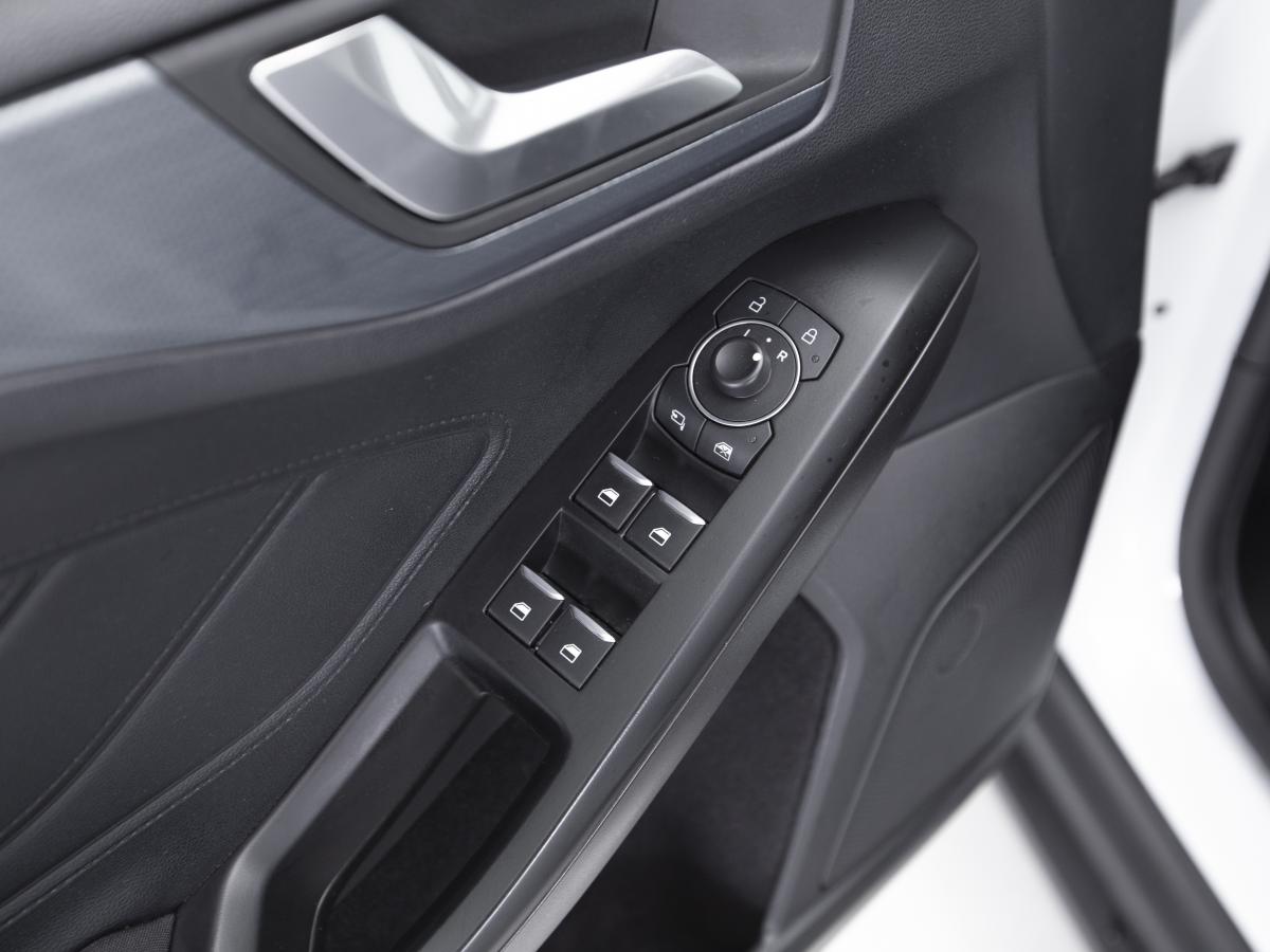 ford-focus-sw-2021-diesel-1499cc