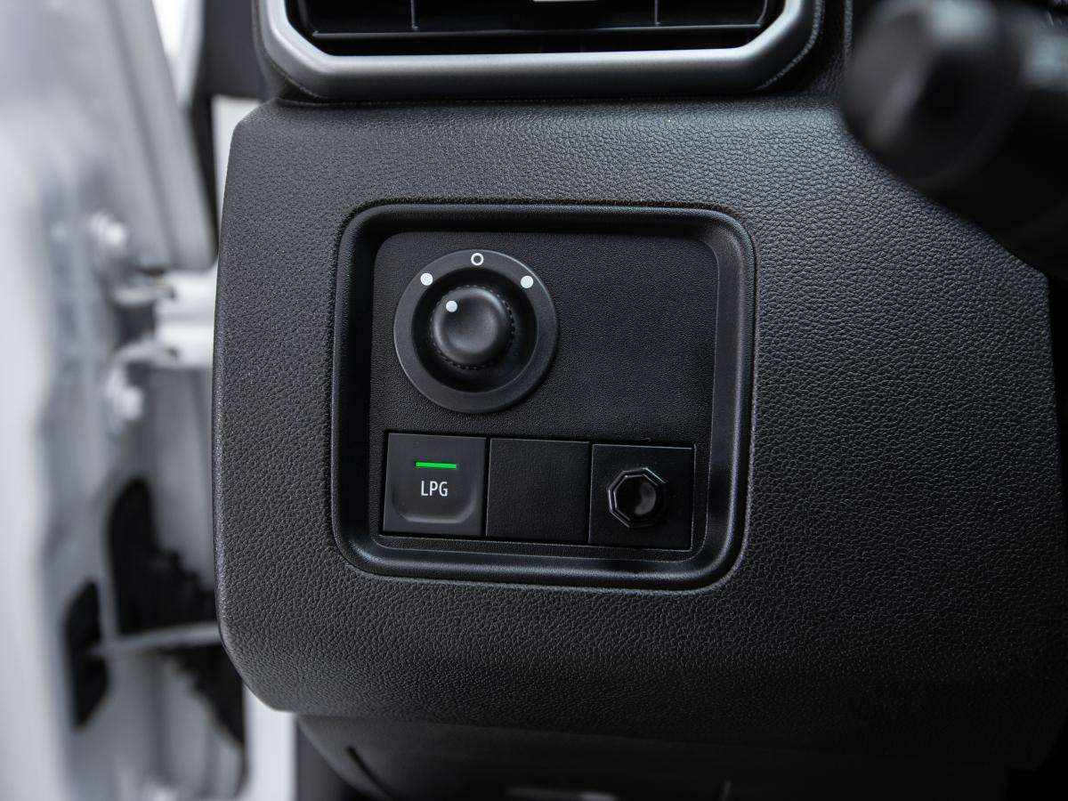 dacia-duster-2023-gpl-999cc