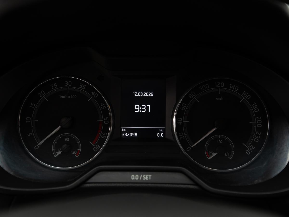 skoda-octavia-2019-diesel-1598cc