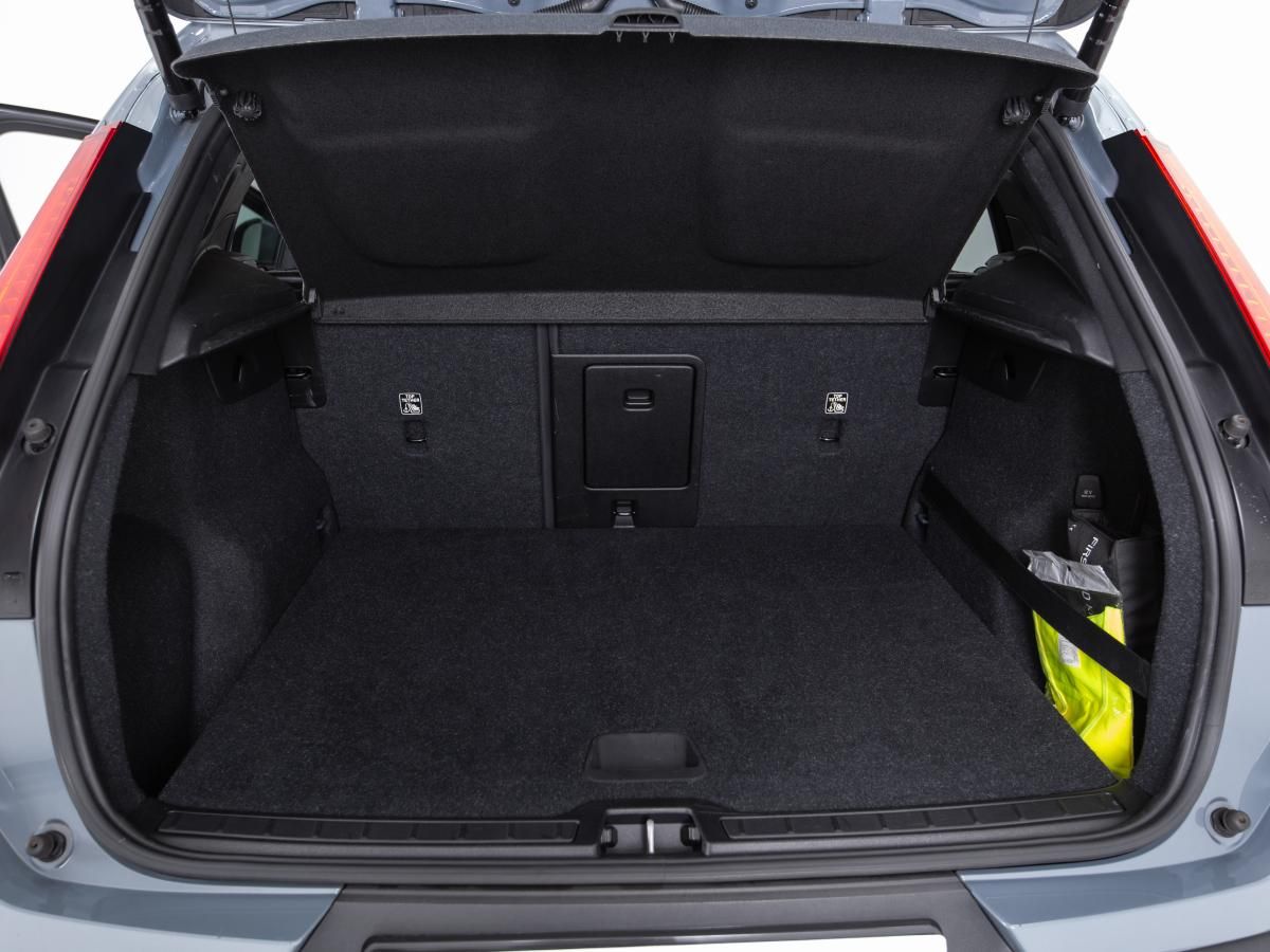 volvo-xc40-2019-diesel-1969cc