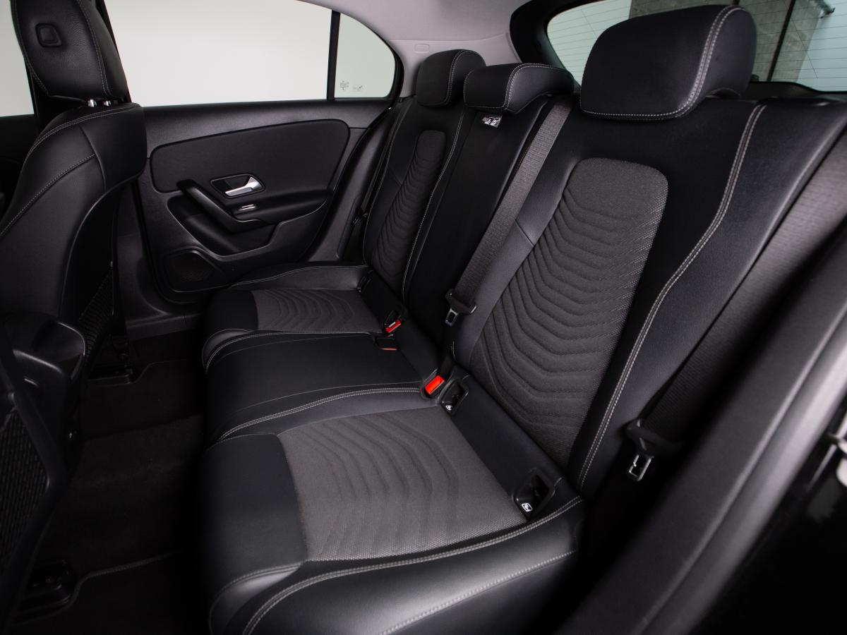 mercedes-benz-classe-a-2023-hibrido-a-gasolina-1332cc
