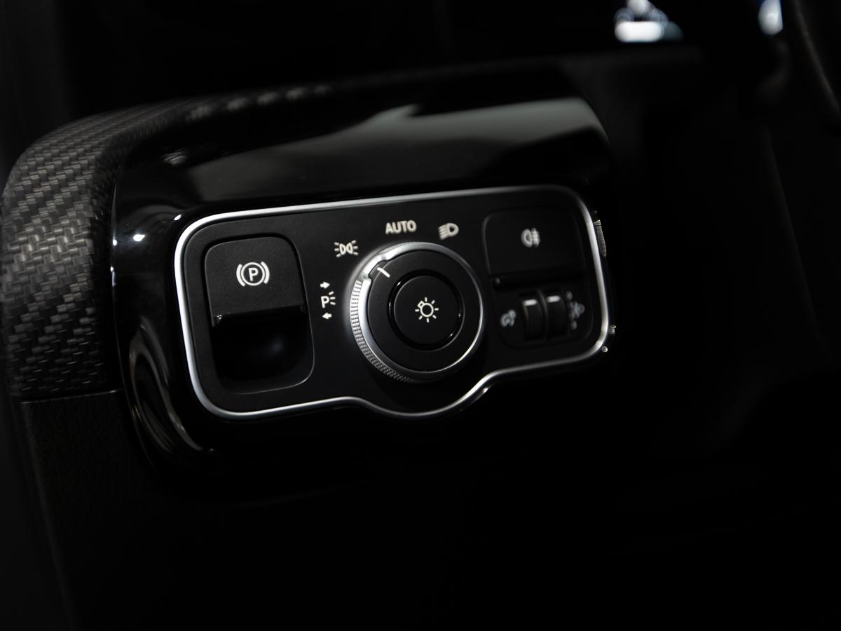 mercedes-benz-classe-a-2023-hibrido-a-gasolina-1332cc