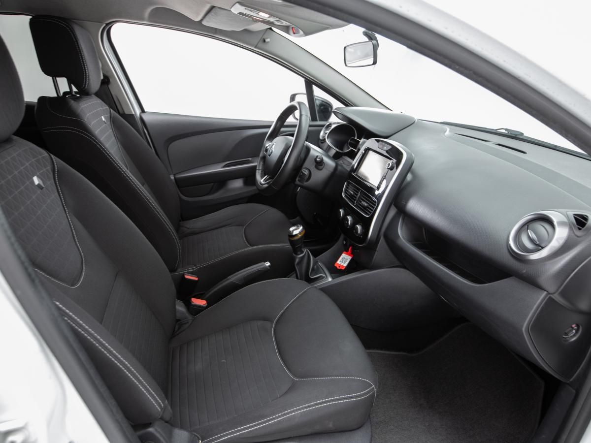 renault-clio-sport-tourer-2016-diesel-1461cc
