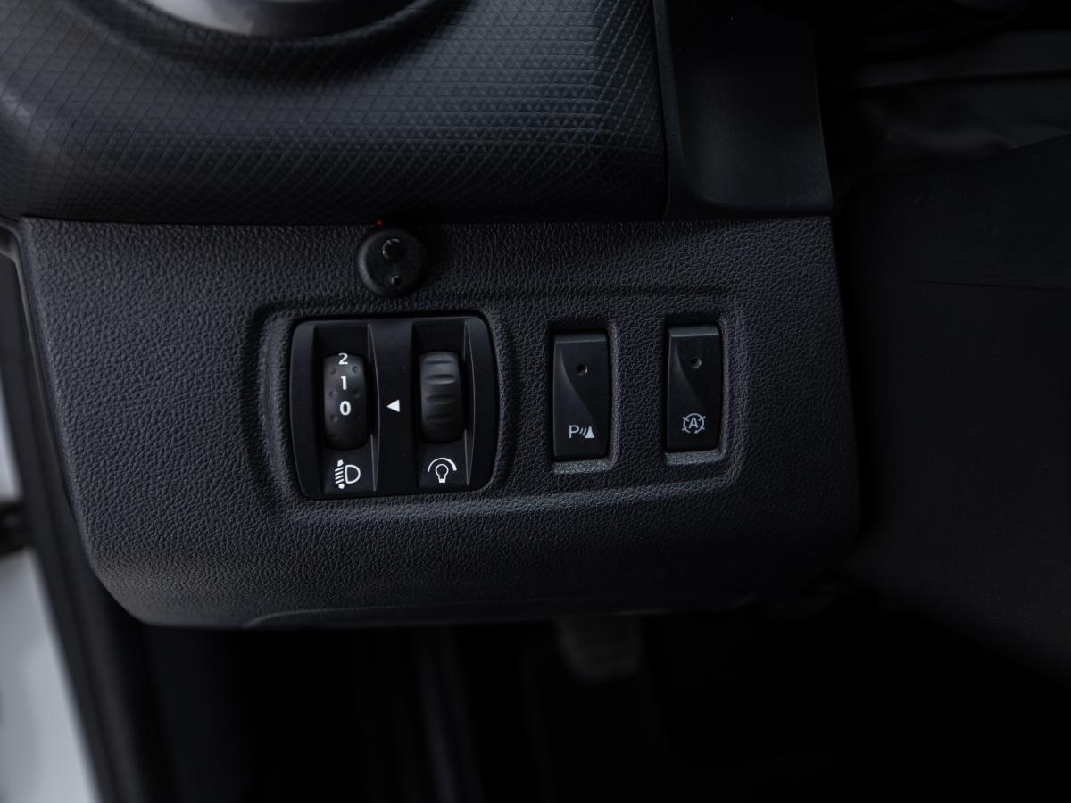 renault-clio-sport-tourer-2016-diesel-1461cc