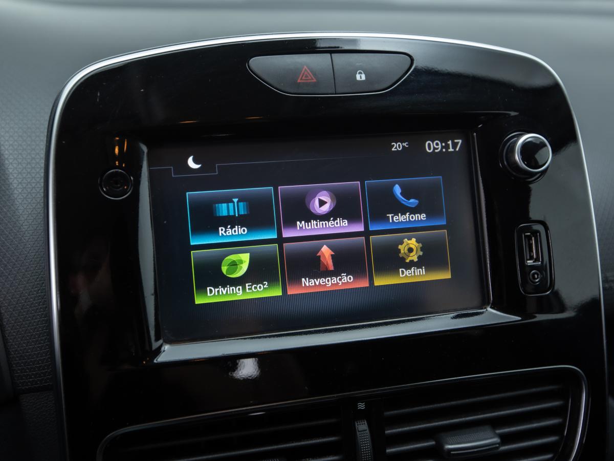 renault-clio-sport-tourer-2016-diesel-1461cc