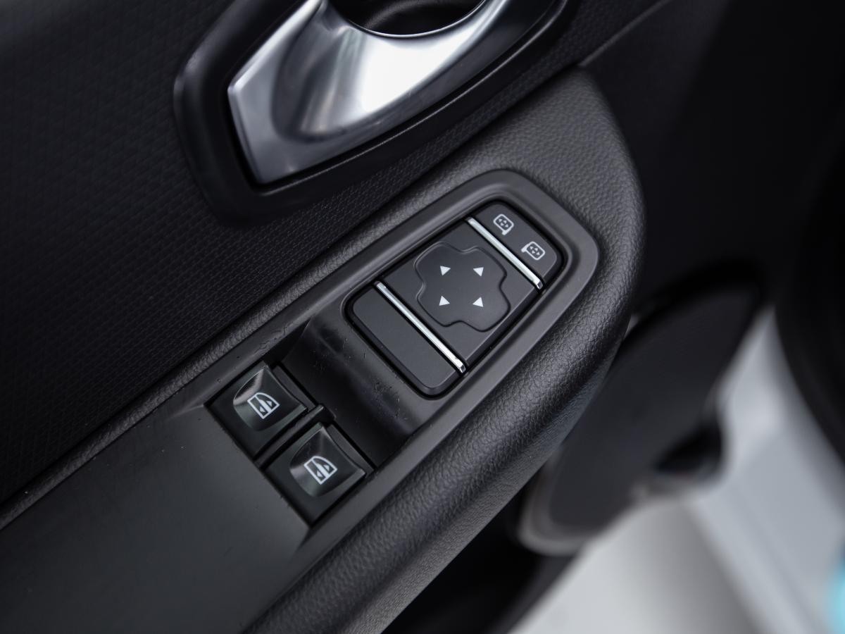 renault-clio-sport-tourer-2018-diesel-1461cc