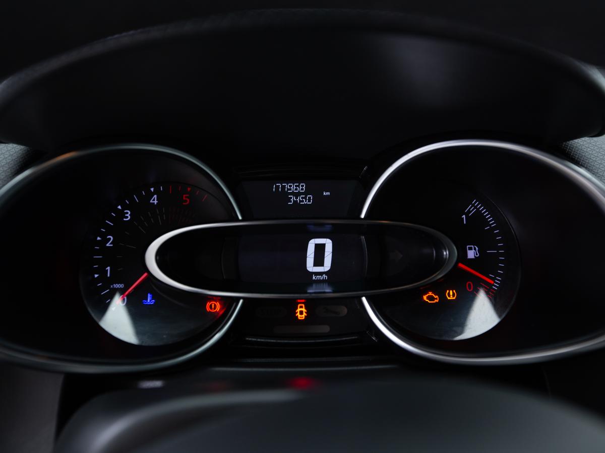 renault-clio-sport-tourer-2018-diesel-1461cc