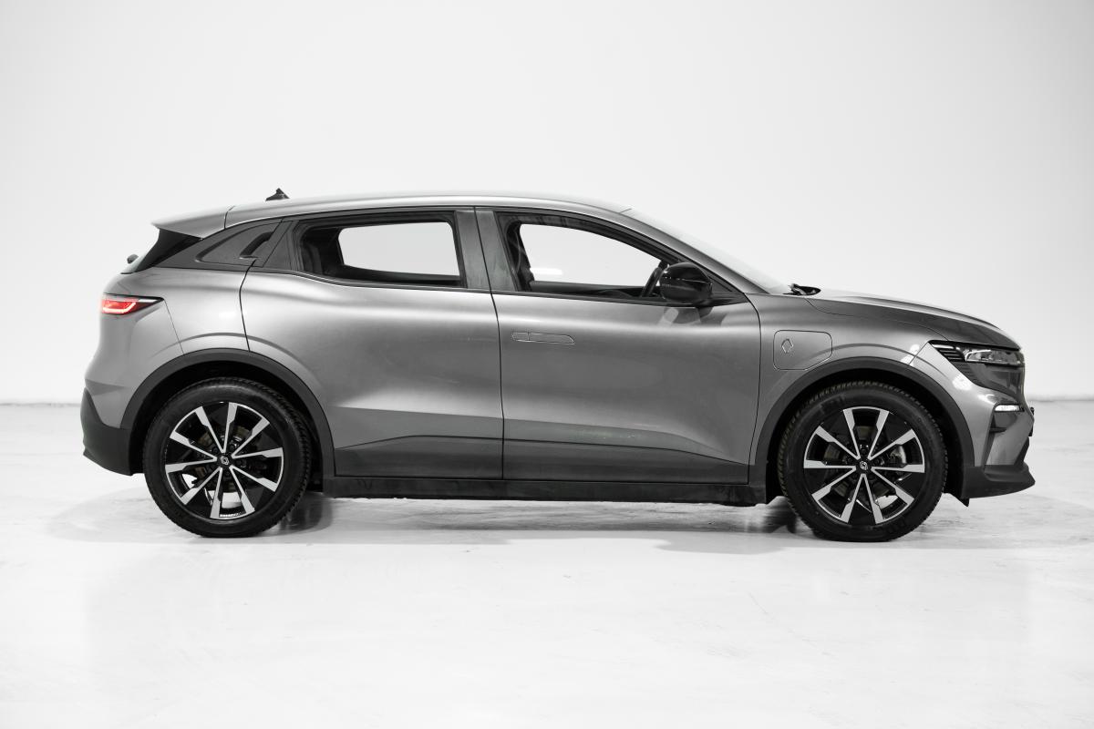 renault-megane-e-tech-2023-eletrico-0cc