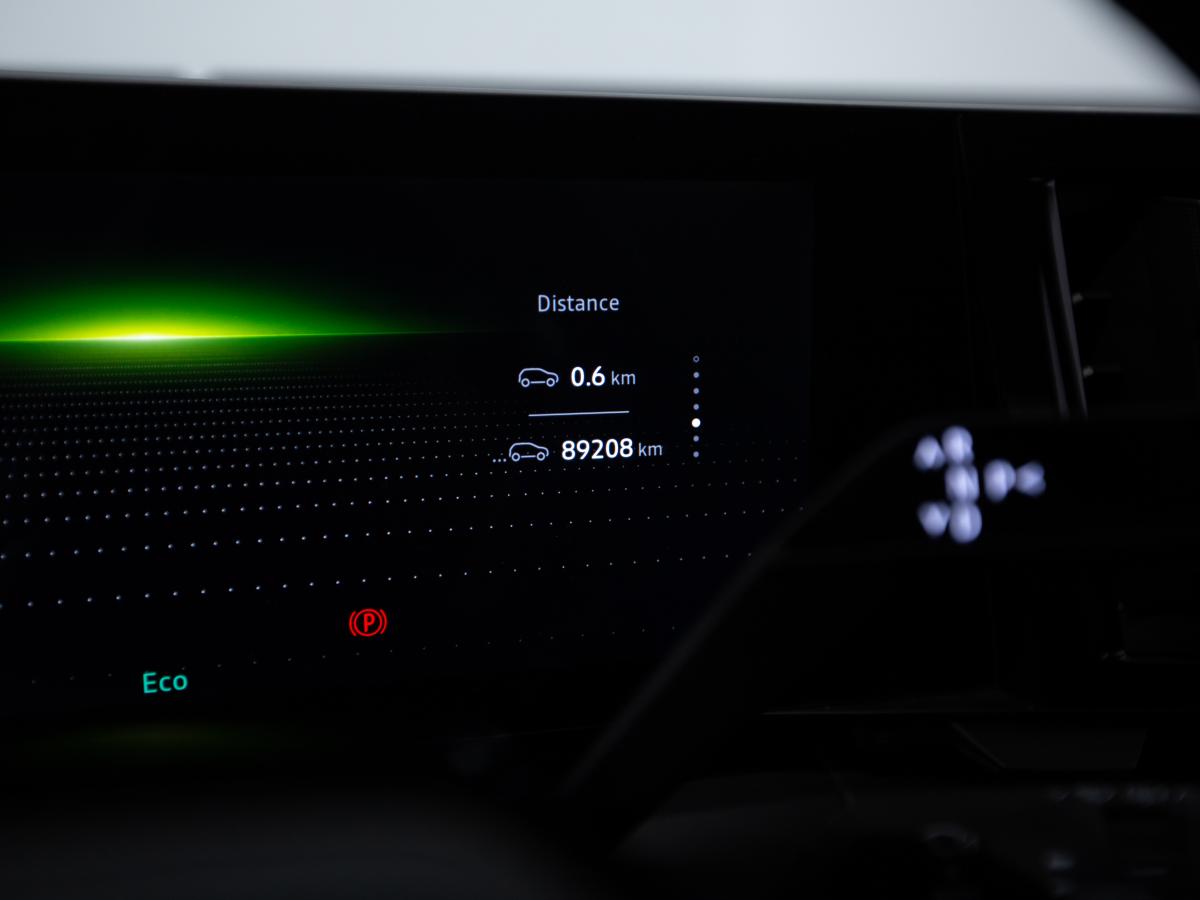 renault-megane-e-tech-2023-eletrico-0cc