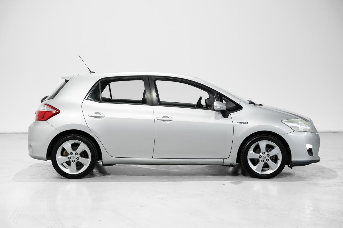 toyota-auris-2011-hibrido-a-gasolina-1798cc