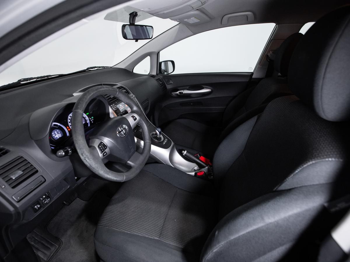 toyota-auris-2011-hibrido-a-gasolina-1798cc