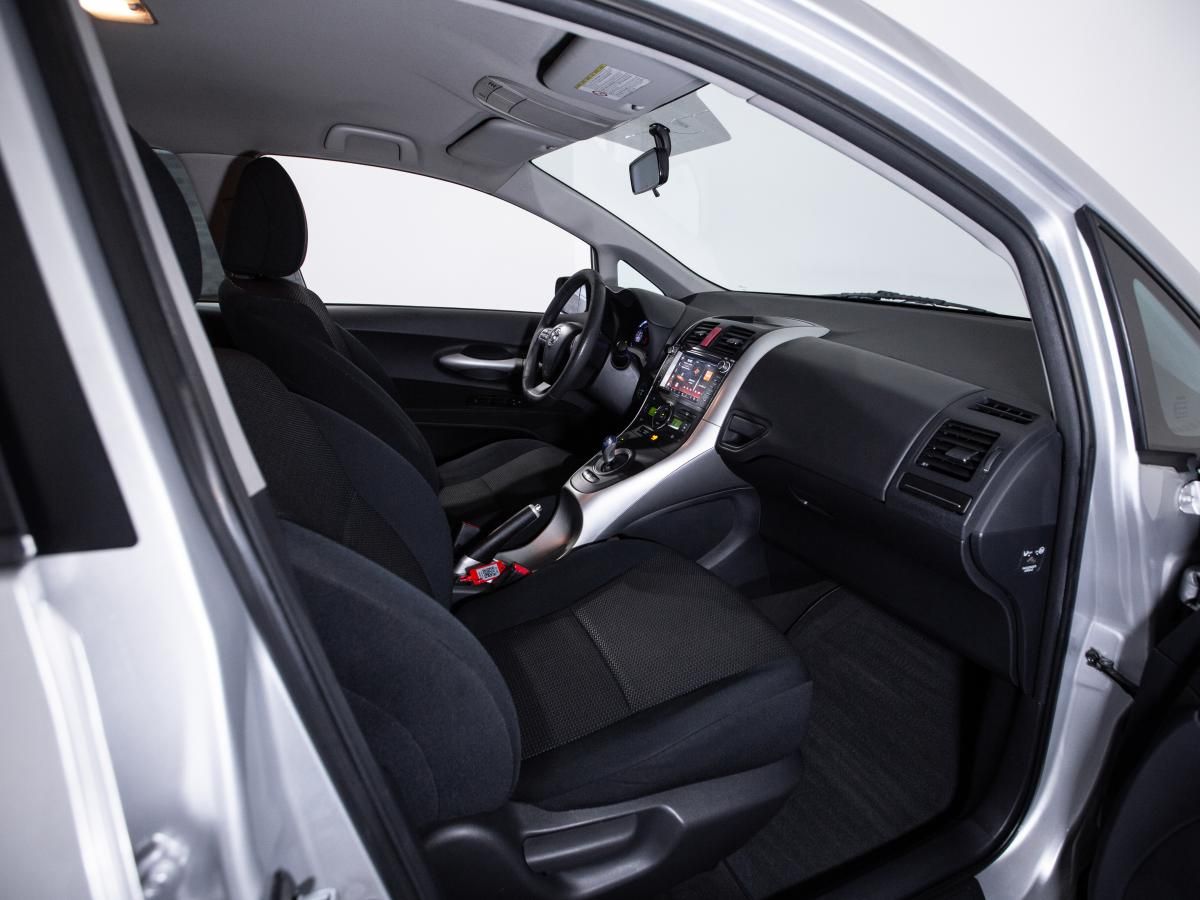 toyota-auris-2011-hibrido-a-gasolina-1798cc