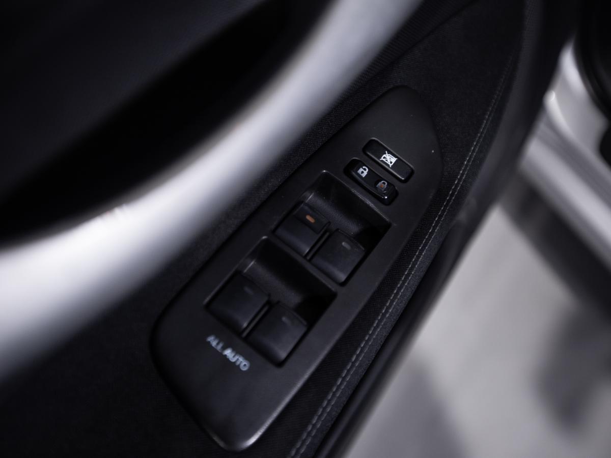 toyota-auris-2011-hibrido-a-gasolina-1798cc