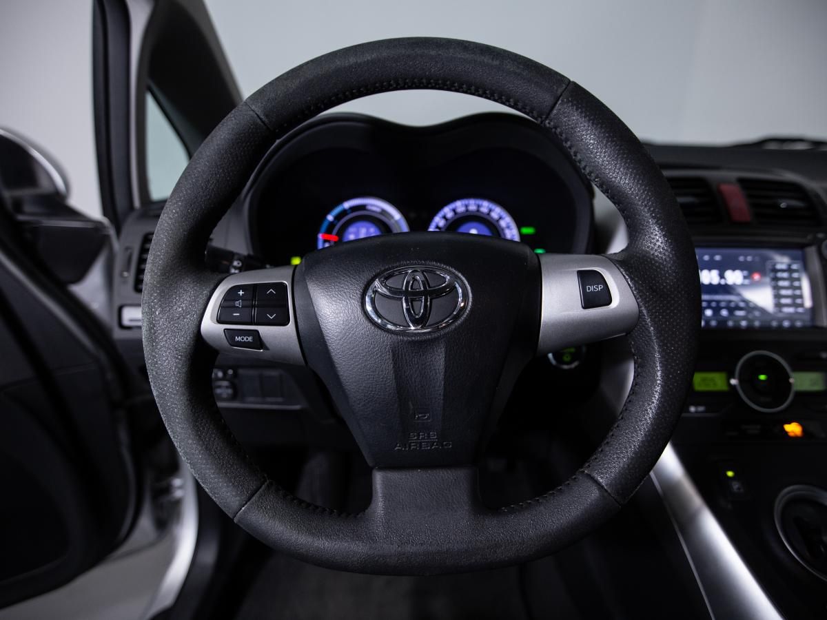 toyota-auris-2011-hibrido-a-gasolina-1798cc