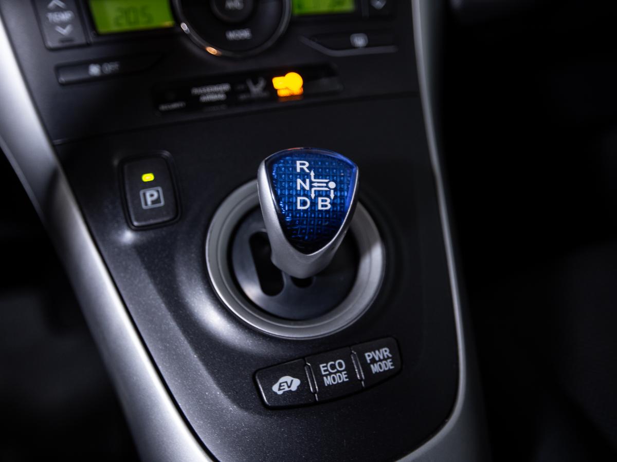 toyota-auris-2011-hibrido-a-gasolina-1798cc