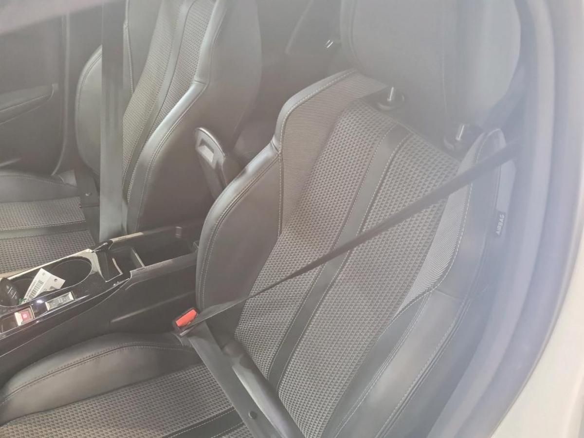 peugeot-208-2022-diesel-1499cc