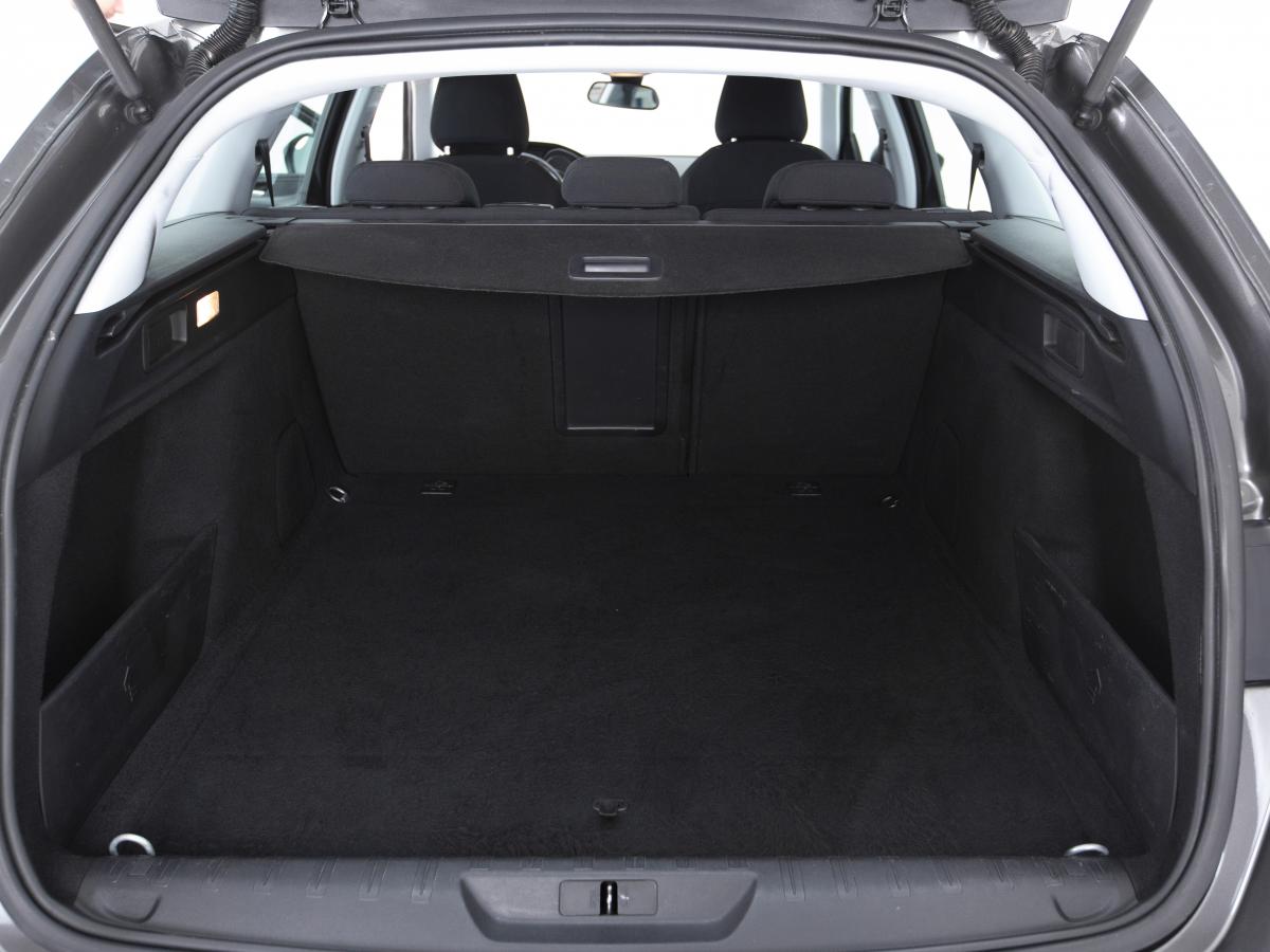 peugeot-308-sw-2018-diesel-1560cc