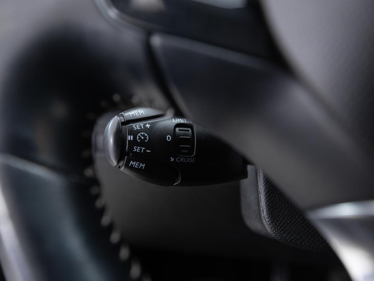 peugeot-308-sw-2018-diesel-1560cc