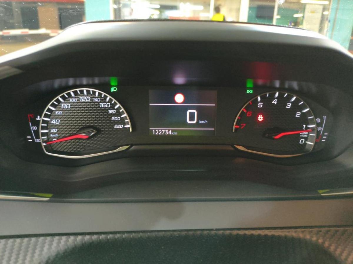 peugeot-208-2022-diesel-1499cc