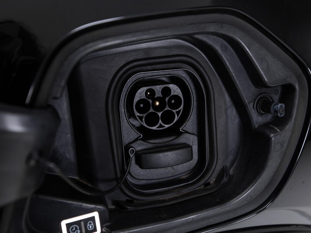 peugeot-e-208-2021-eletrico-0cc