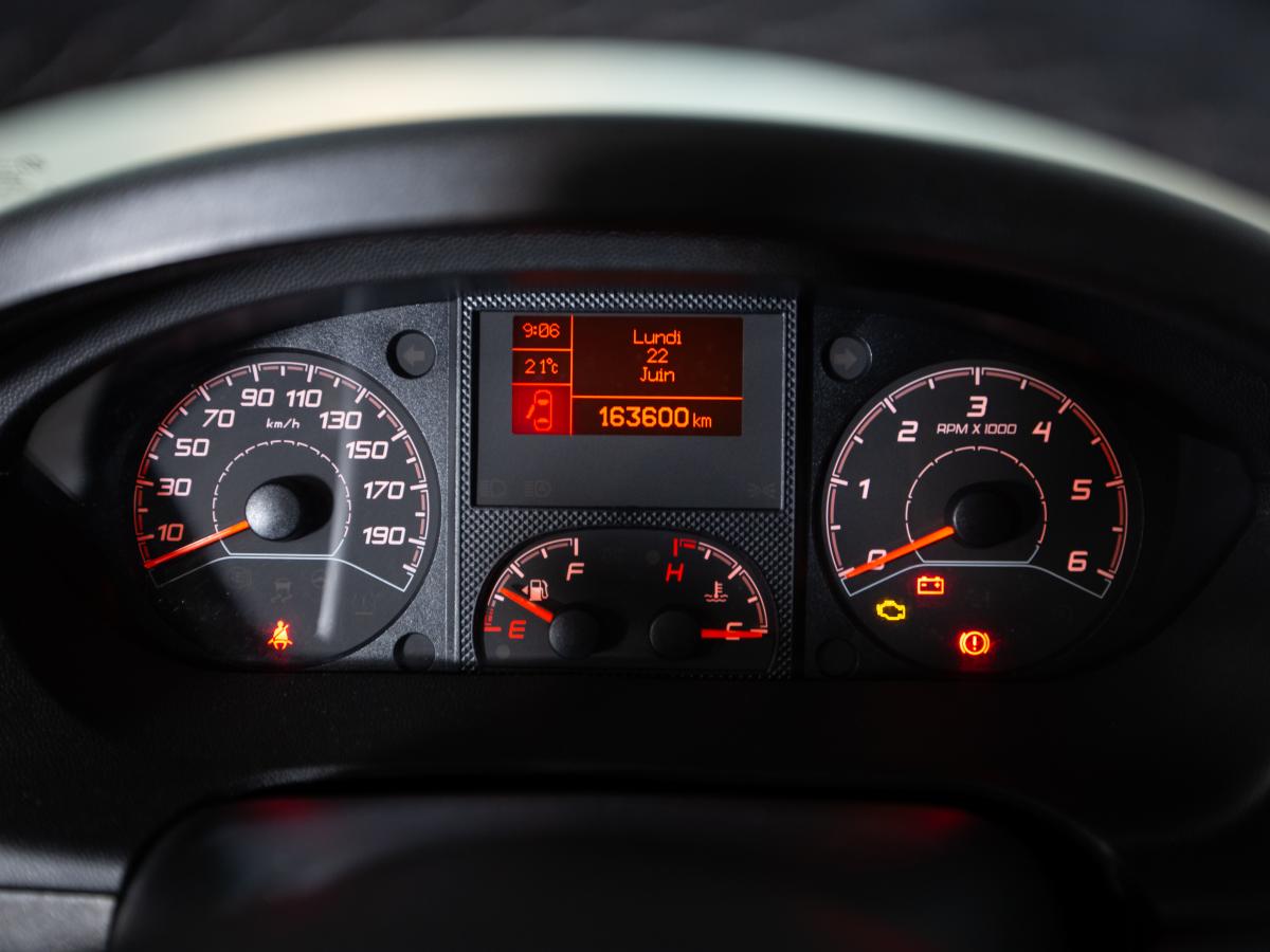 peugeot-boxer-2023-diesel-2179cc