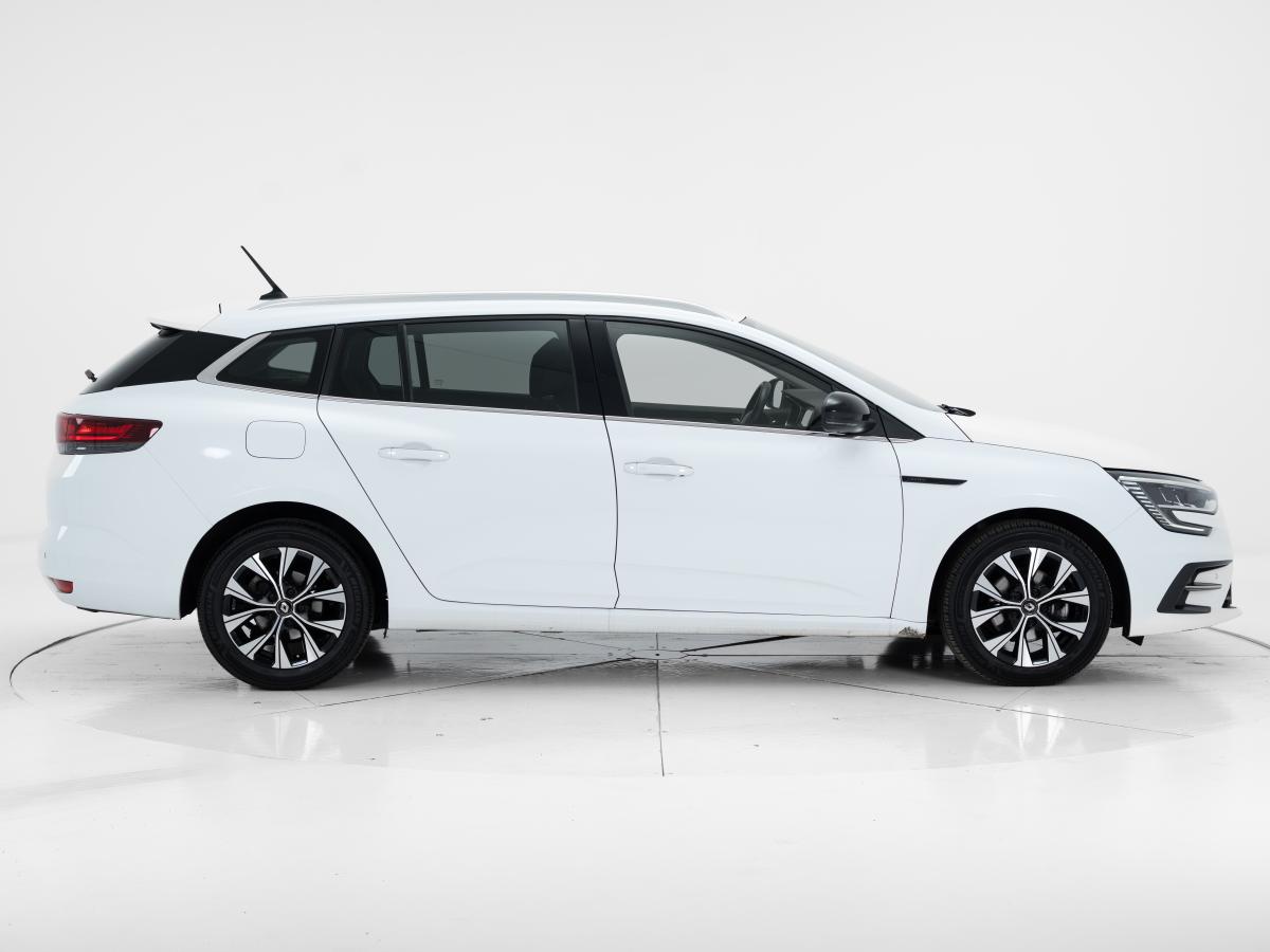 renault-megane-sport-tourer-2022-diesel-1461cc