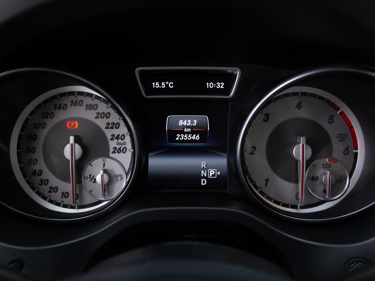 mercedes-benz-gla-2015-diesel-2143cc