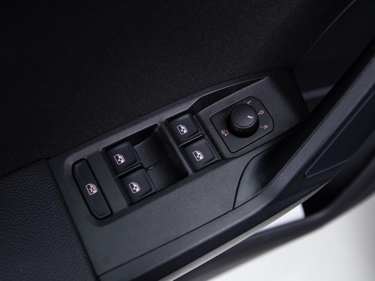 seat-arona-2023-gasolina-999cc