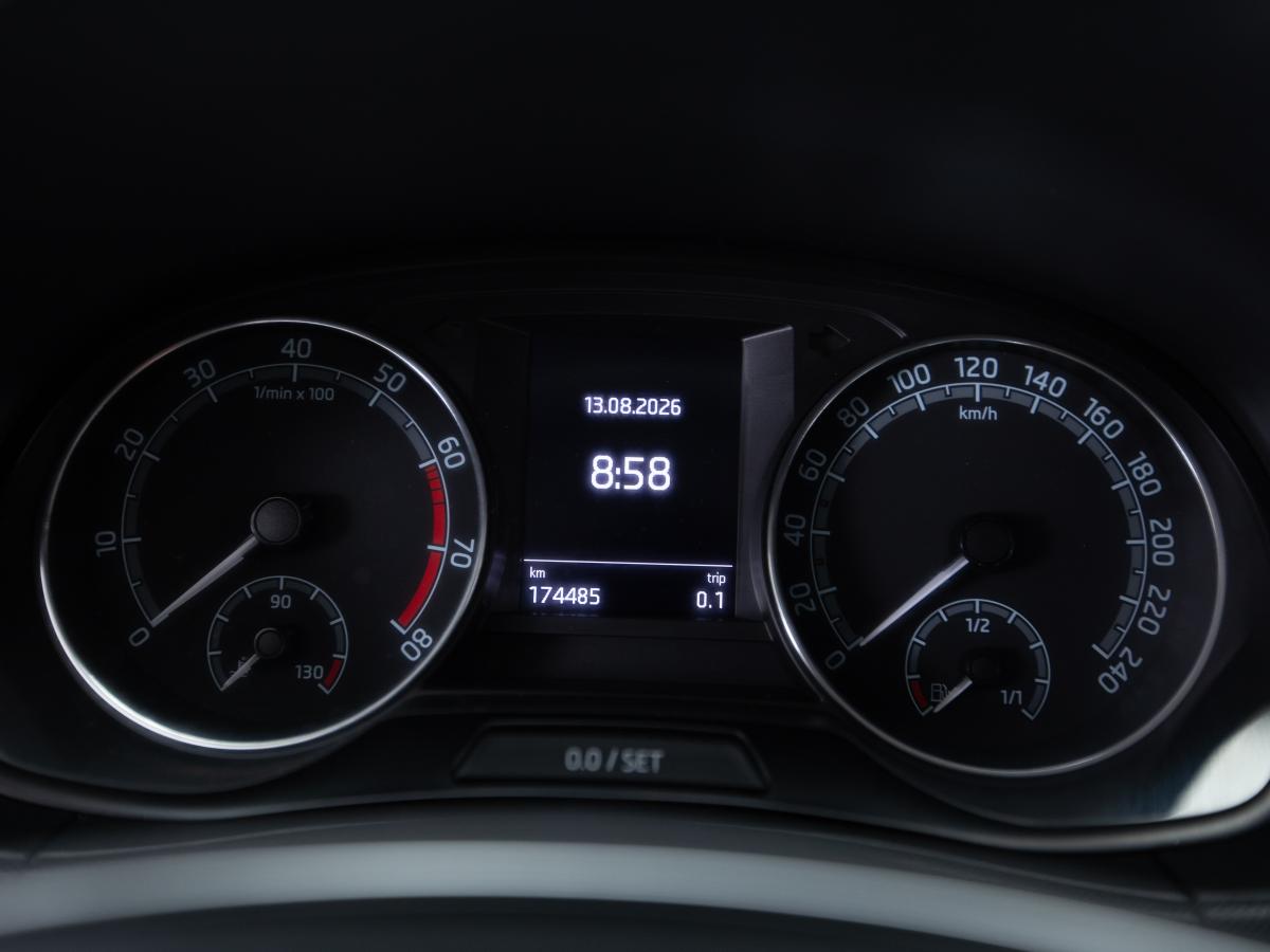 skoda-fabia-break-2021-gasolina-999cc