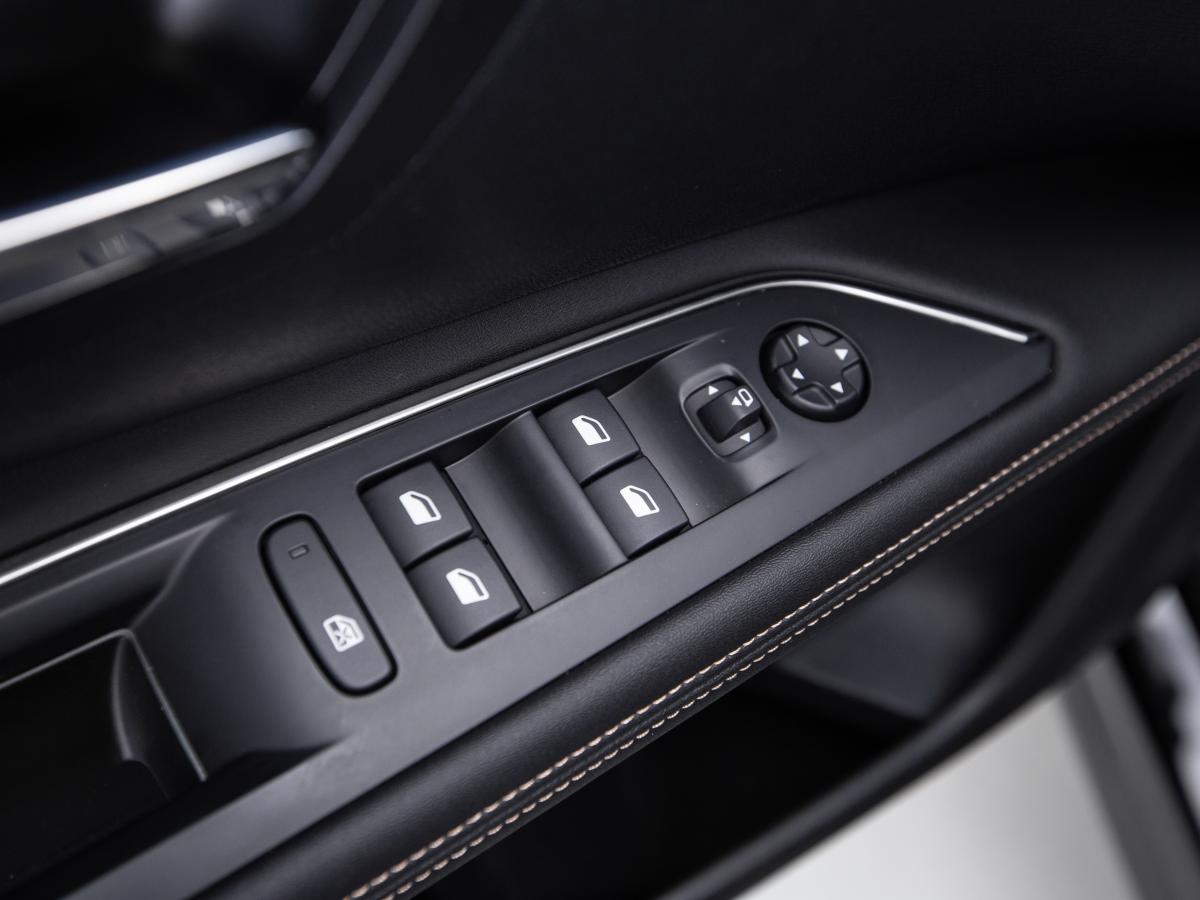 peugeot-5008-2024-gasolina-1199cc