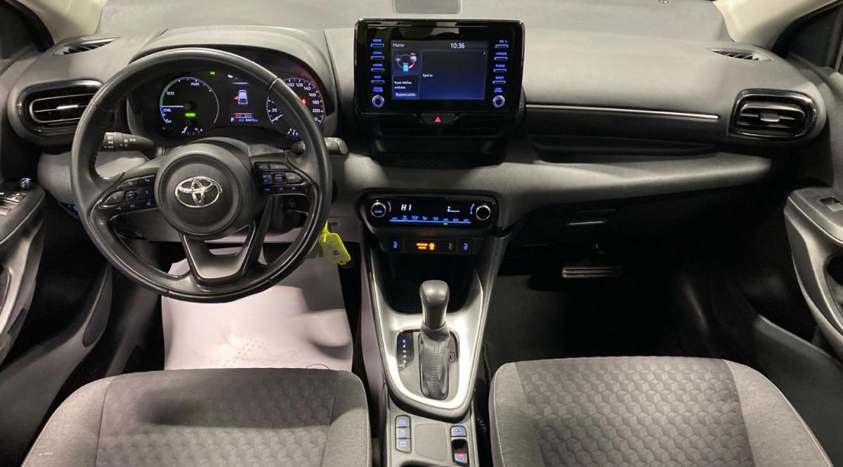toyota-yaris-2022-hibrido-a-gasolina-1490cc