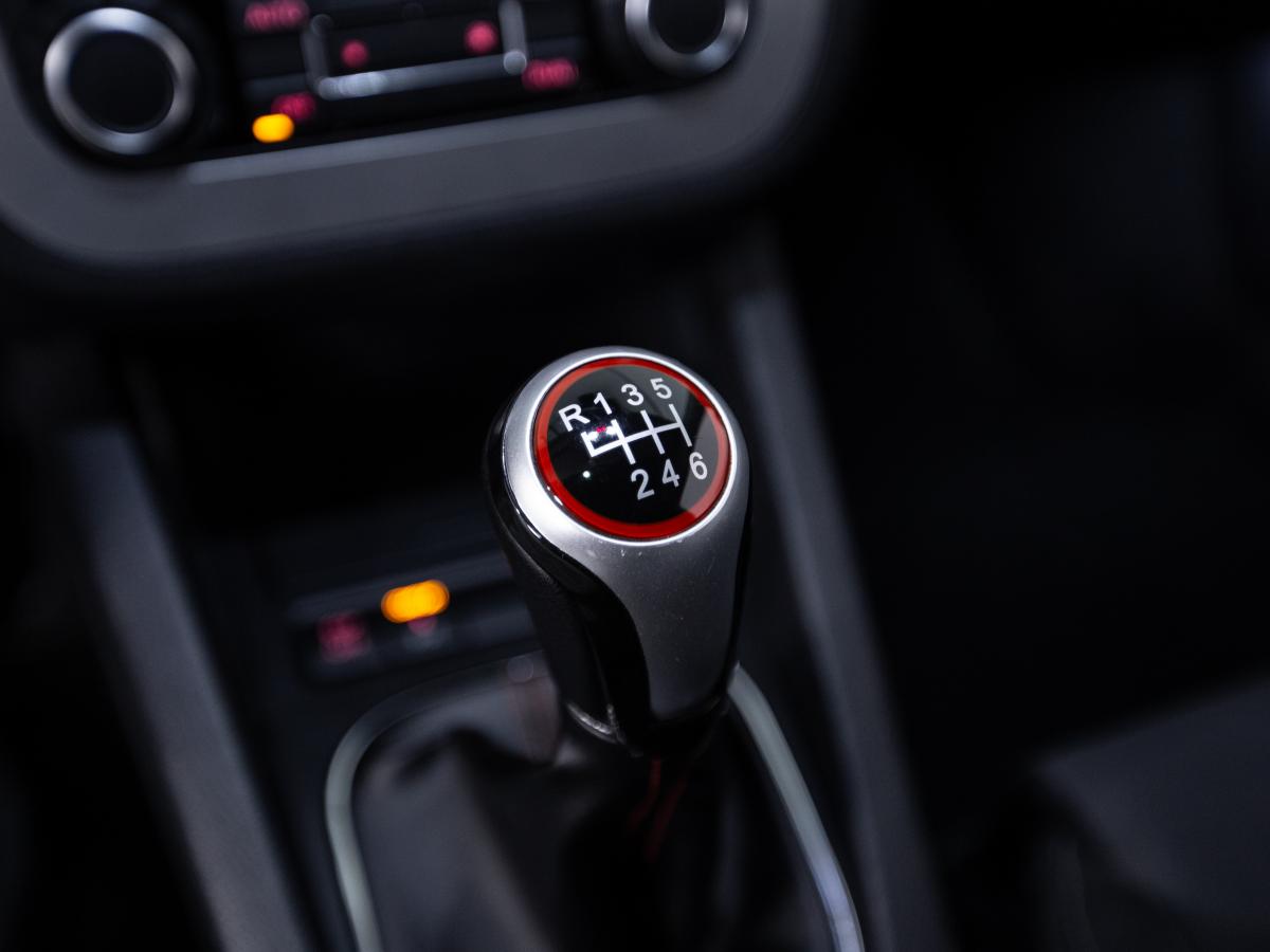 volkswagen-scirocco-2010-diesel-1968cc