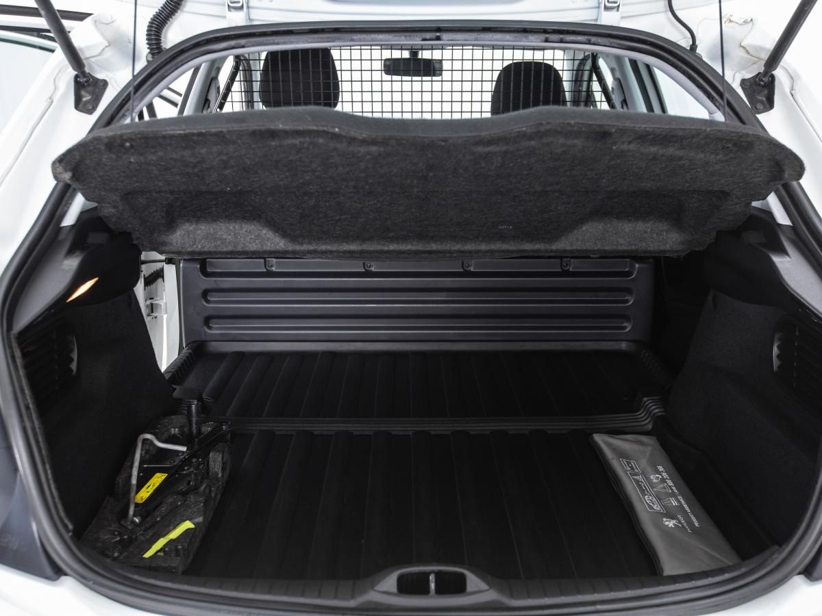 peugeot-208-2020-diesel-1499cc