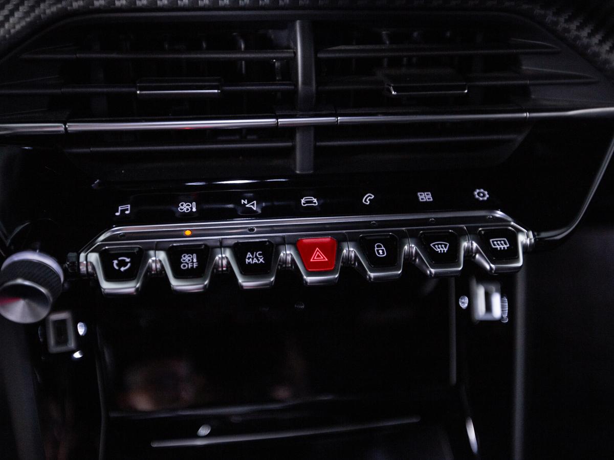 peugeot-2008-2022-gasolina-1199cc
