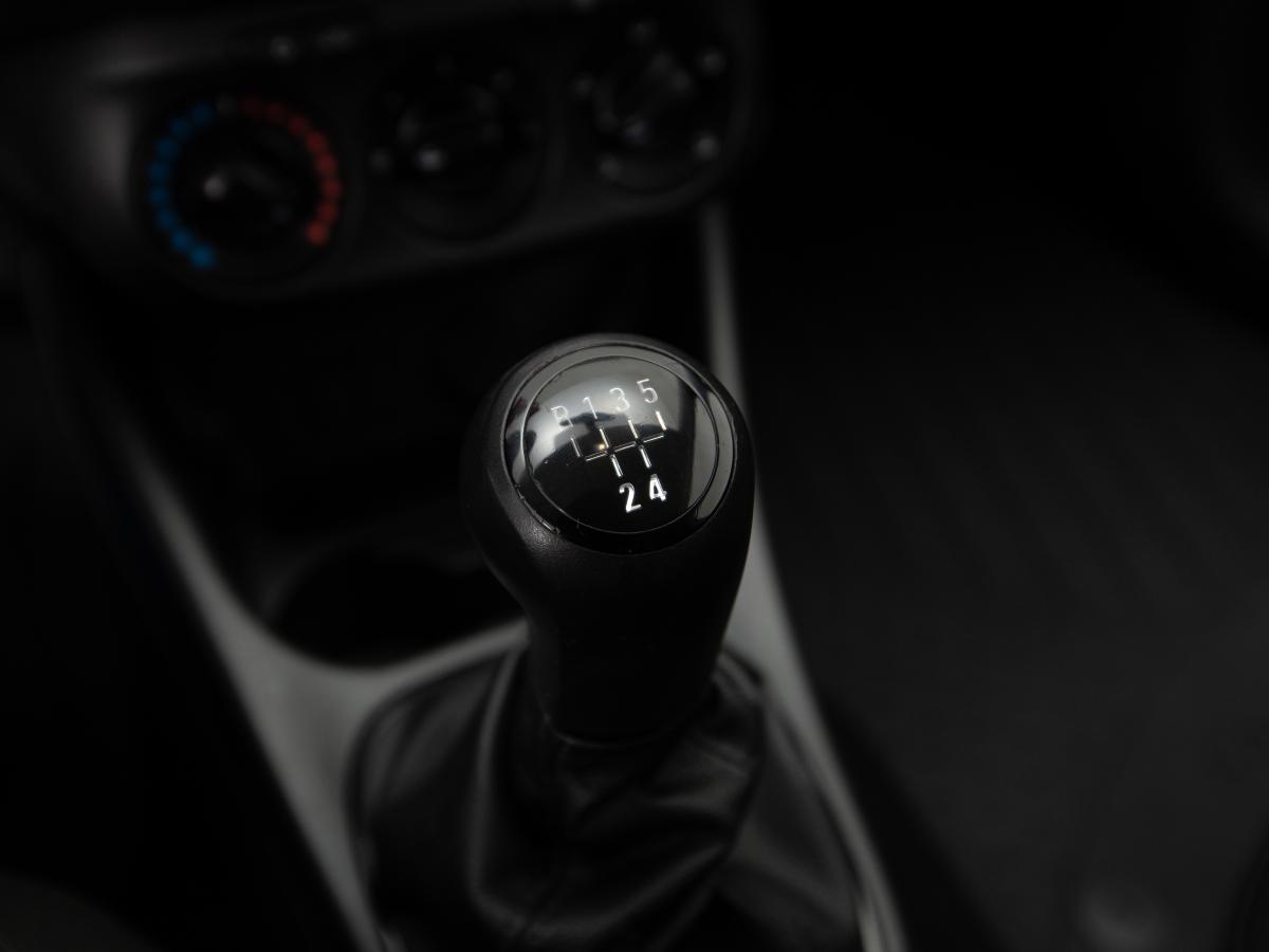 opel-corsa-van-2017-diesel-1248cc