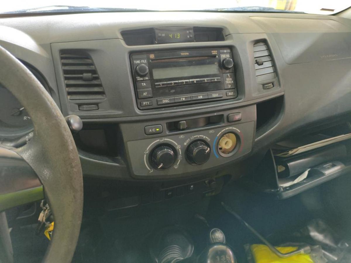toyota-hilux-2015-diesel-2494cc