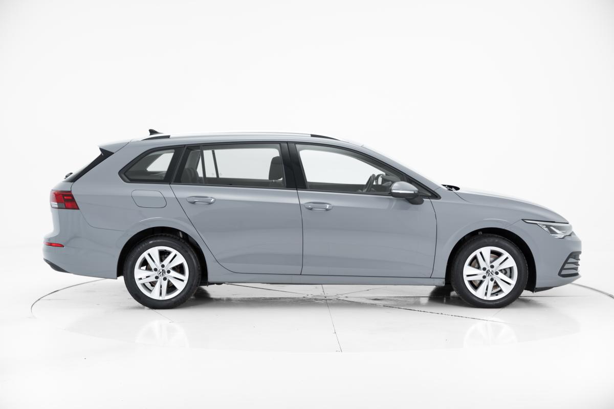 volkswagen-golf-variant-2023-diesel-1968cc