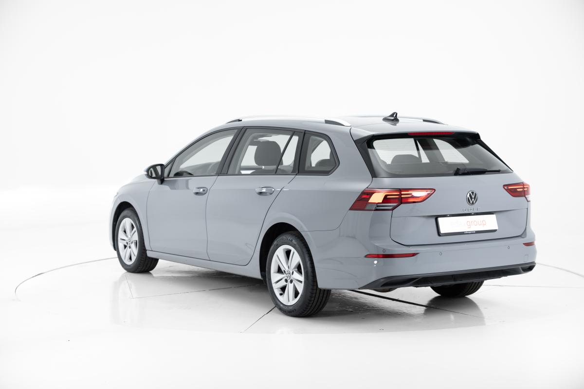 volkswagen-golf-variant-2023-diesel-1968cc