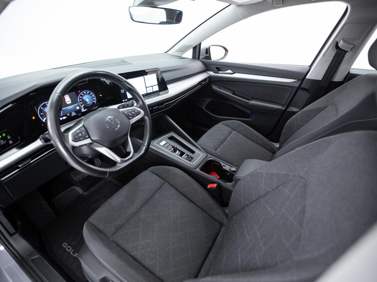volkswagen-golf-variant-2023-diesel-1968cc