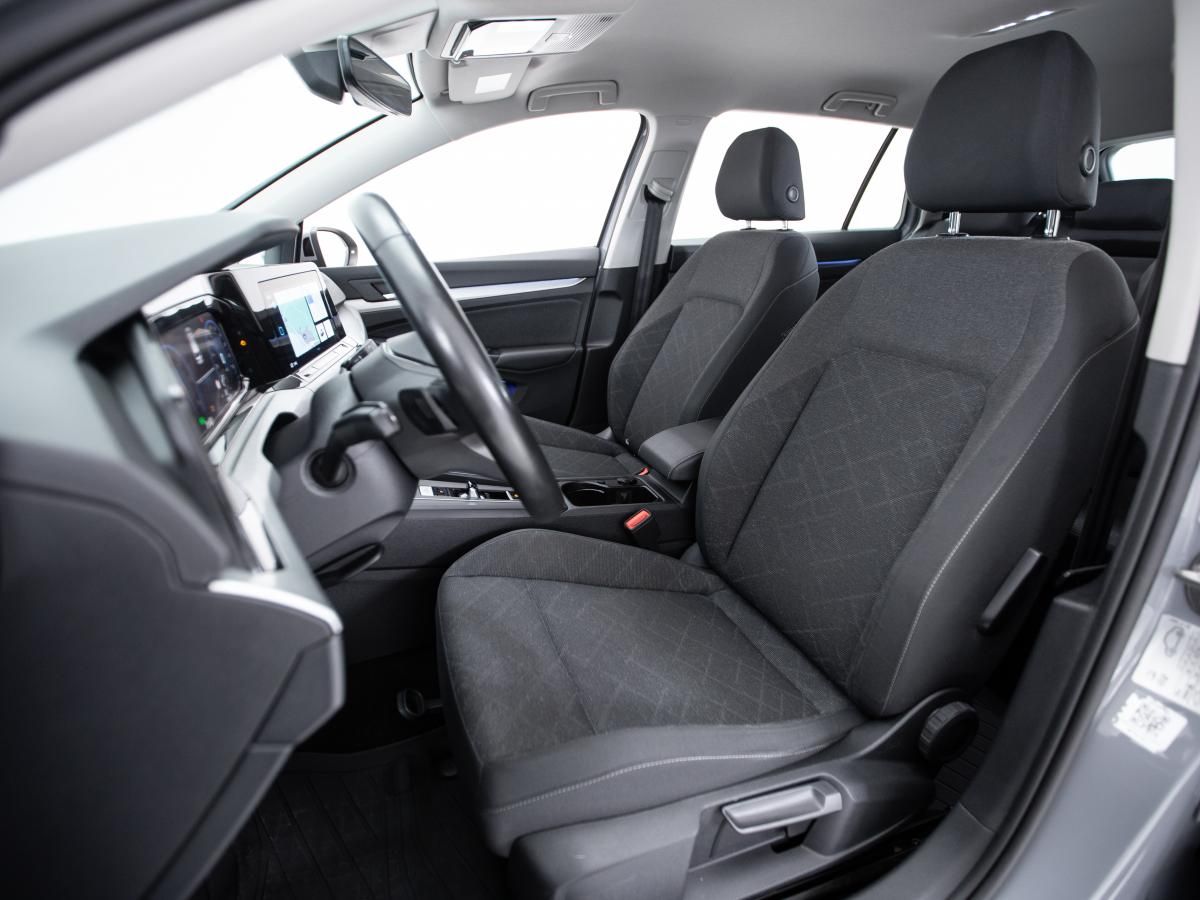 volkswagen-golf-variant-2023-diesel-1968cc