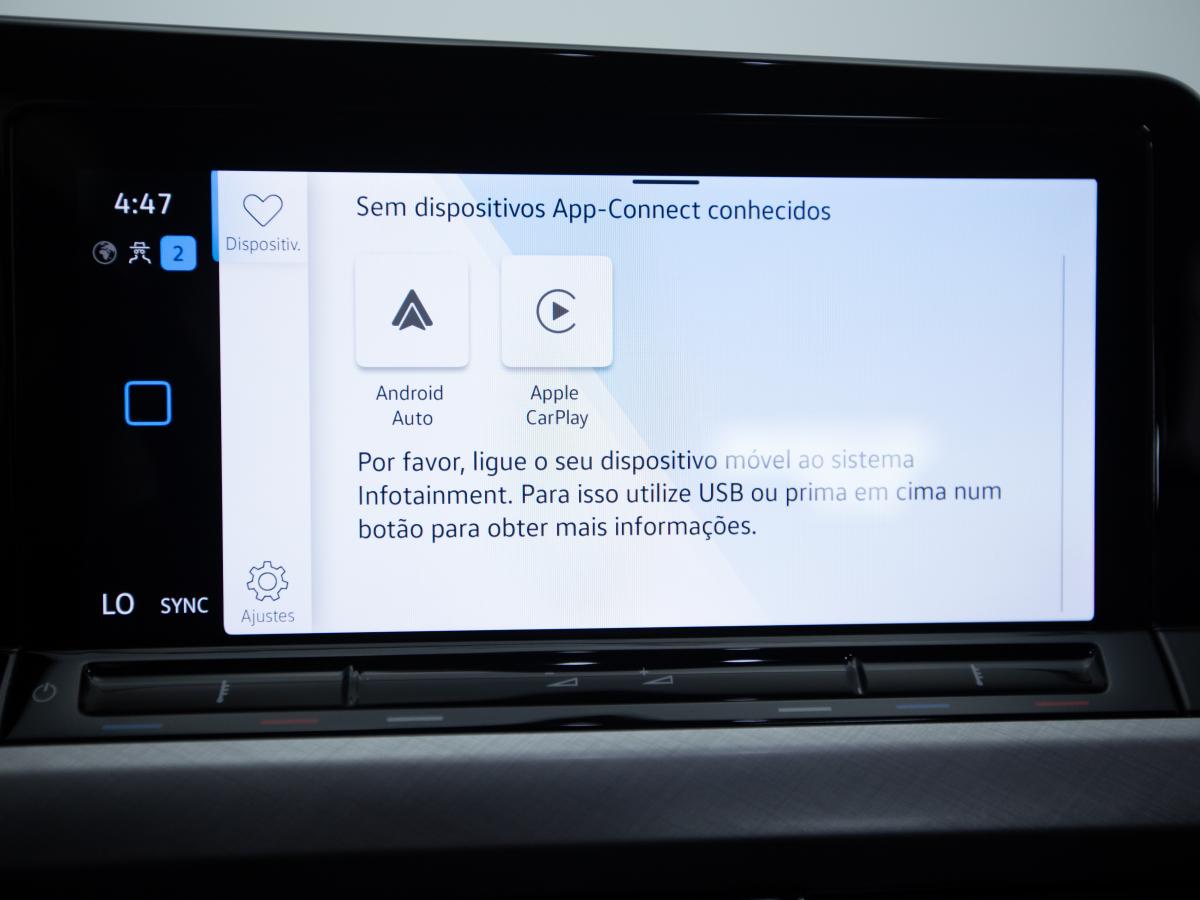 volkswagen-golf-variant-2023-diesel-1968cc