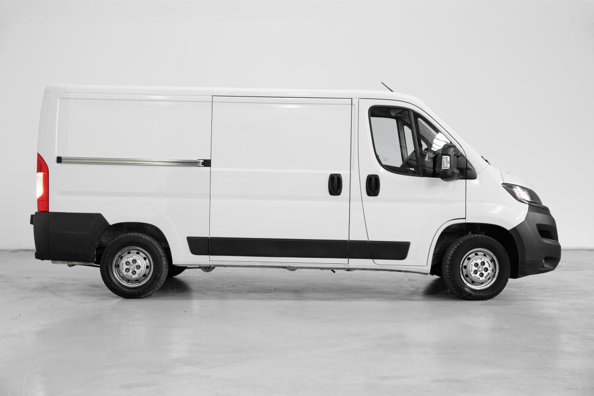 peugeot-boxer-2023-diesel-2179cc