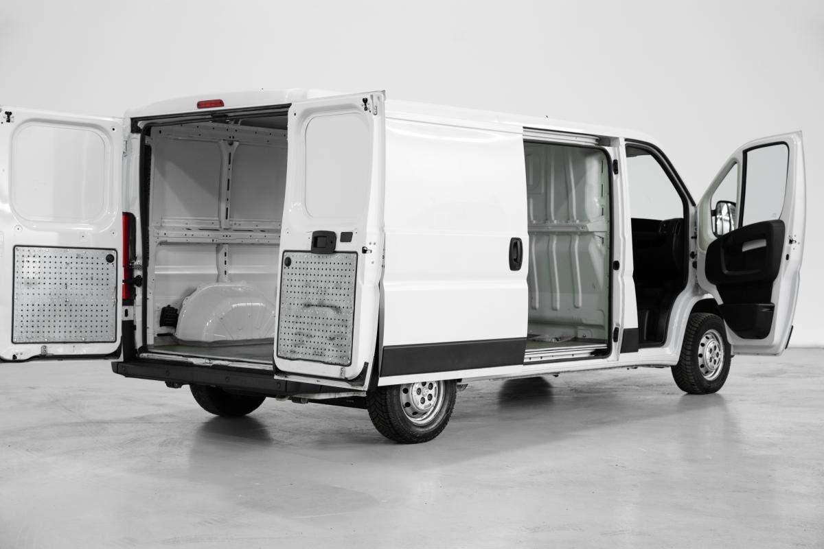 peugeot-boxer-2023-diesel-2179cc