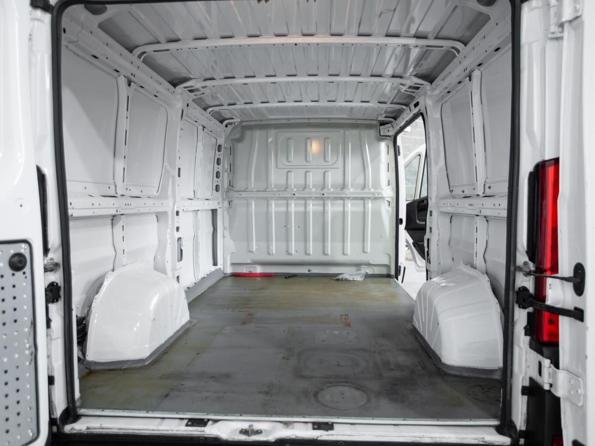 peugeot-boxer-2023-diesel-2179cc
