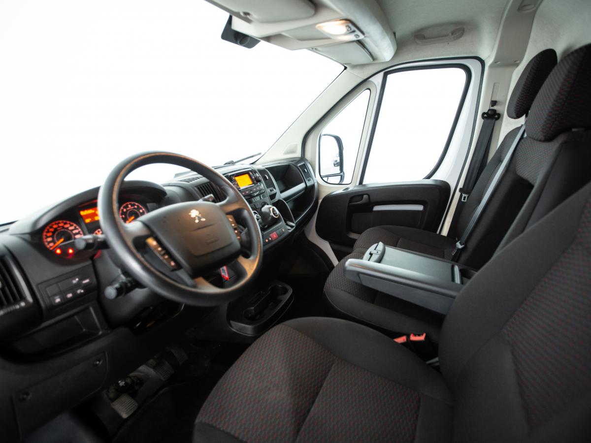 peugeot-boxer-2023-diesel-2179cc