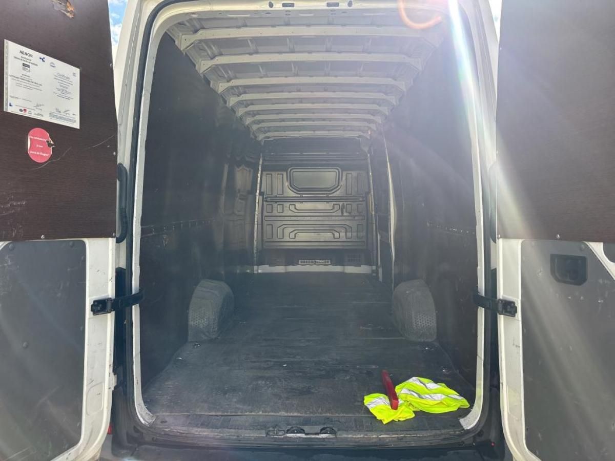 volkswagen-crafter-2022-diesel-1968cc