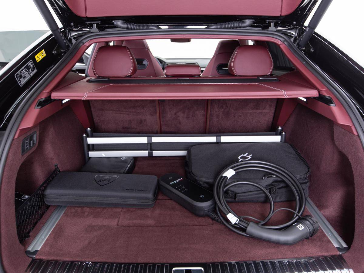 lamborghini-urus-2025-hibrido-a-gasolina-3996cc